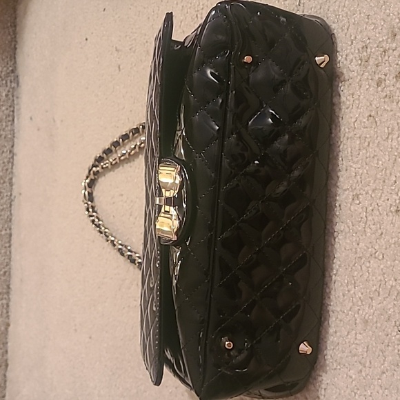 Black Quilted Handbag with Gold Bow Details - Picture 4 of 7